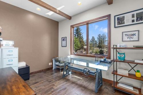 Bend Luxury Escape!
