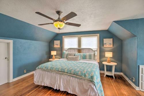 Seaside Abode With Hot Tub Walk To Beaches!