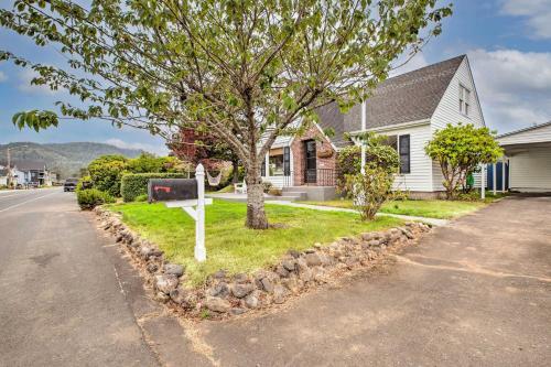 Seaside Abode With Hot Tub Walk To Beaches!
