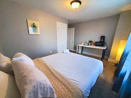 Apartamento 3 Bedroom Pet Friendly Unit With Small Kitchenette