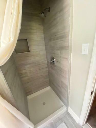 Apartamento 1st Floor Studio Near Airport With Small Kitchenette
