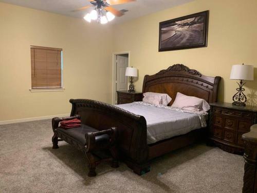 Spacious Lake House With Private Dock Sleeps 14