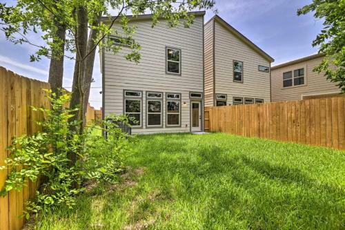 New Double Story Beautiful Condo Townhouse