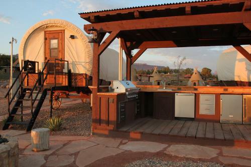 Zion White Bison Glamping & Rv Resort