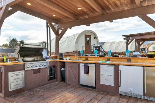Zion White Bison Glamping & Rv Resort