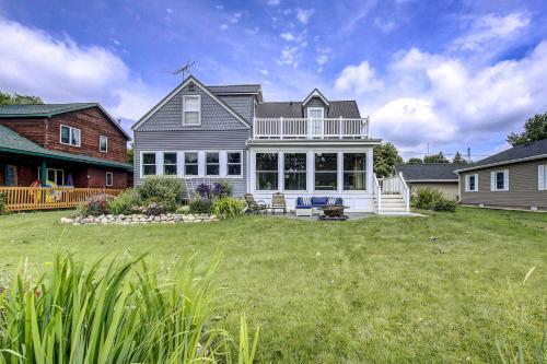 Charming Lake Winnebago Retreat Dock And View!