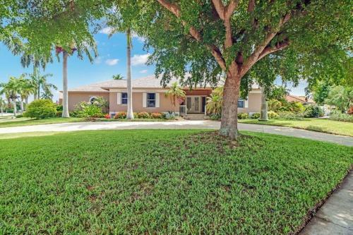 Villa Marco Island Retreat