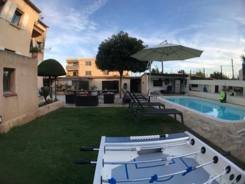 Albergue Debbie's Crew House