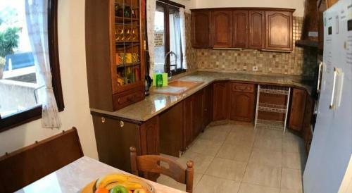 Albergue Debbie's Crew House