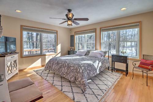 Albrightsville Home With Huge Deck, Pool Access
