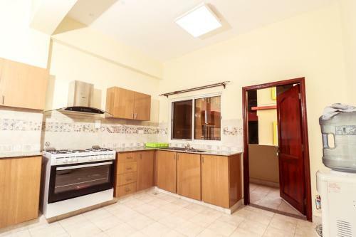 Move-in Ready, 3 Bedroom Beachfront Apartment