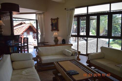4 Bedroom Pool Villa 1 ~ 30 Seconds Walk To Beach