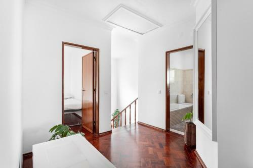 Altido Superb Villa With Pool, Terrace, Garden And Bbq