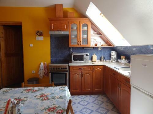 Hostal Zsoli Vend�gh�z