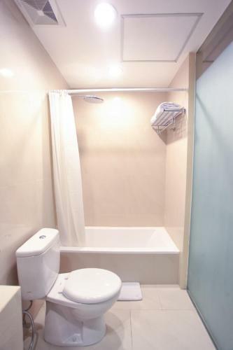 Hotel Grand Whiz Megamas Manado