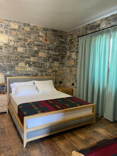 Hostal Helga's Guesthouse