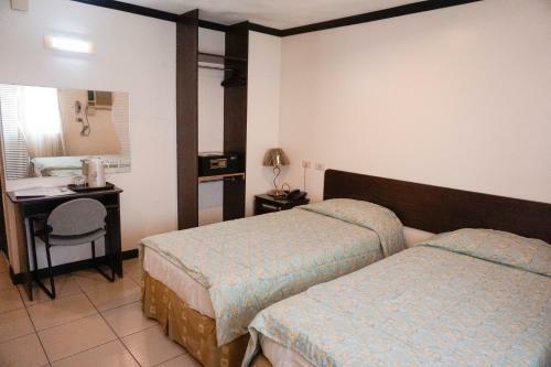 Crowne Garden Hotel