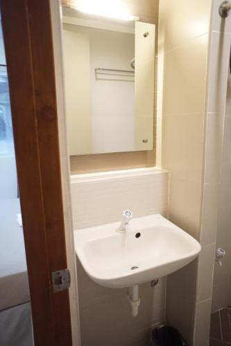 Hotel The Center Suites