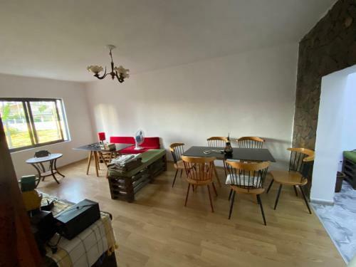 Hostal North Gate Guest House And Camping