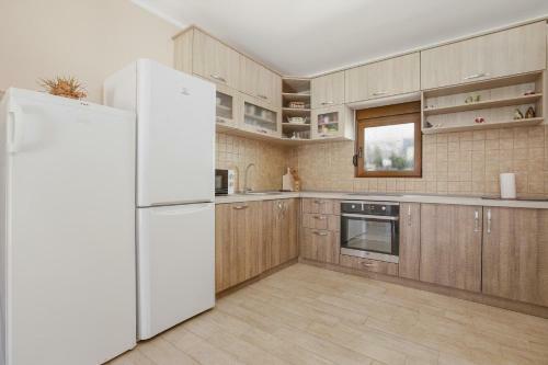 Muo Sea Front Apartments Kotor