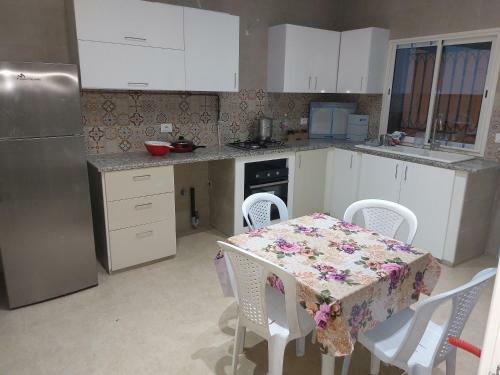 Villa Meubl�e S+3 5mn � La M�re