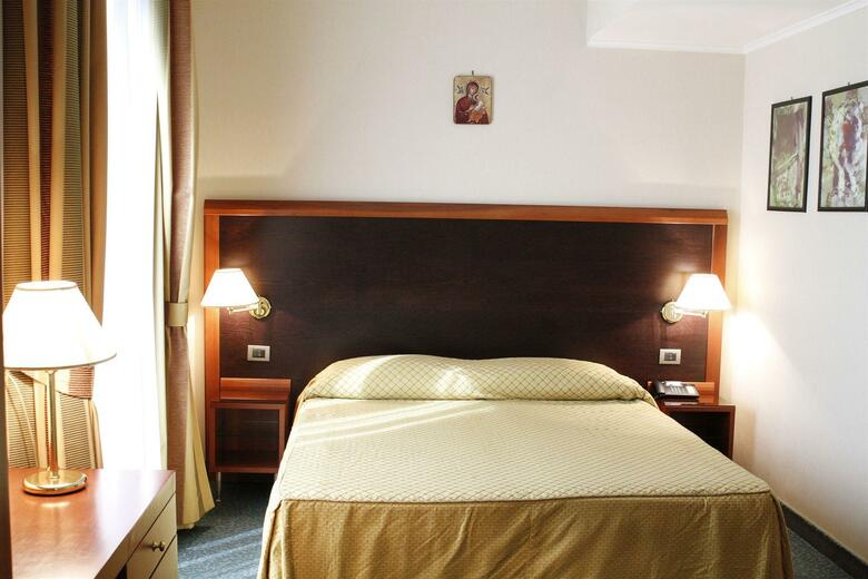 Smooth Hotel Rome West
