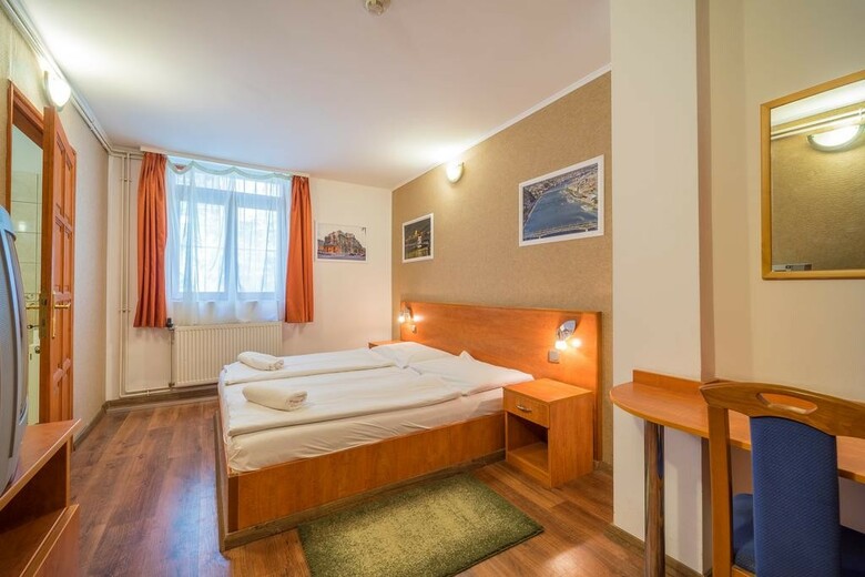Central Green Hotel