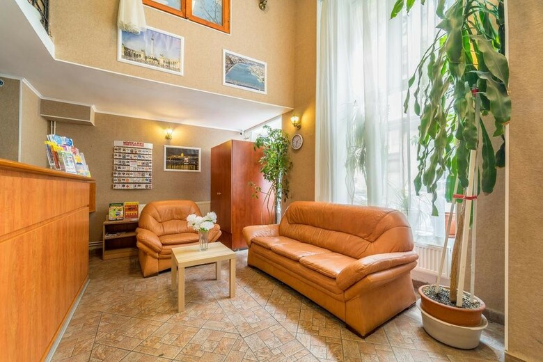 Central Green Hotel
