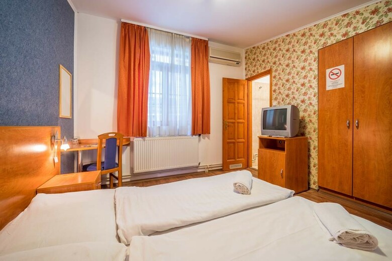Central Green Hotel