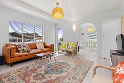 Surfs Up - Raglan Holiday Home