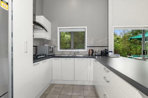 Sea View Cottage - Ruakaka Holiday Cottage