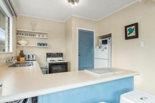 Kerer? Lodge - Two Mile Bay Holiday Home