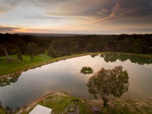 Kookaburra Cottage At Woodstone Estate