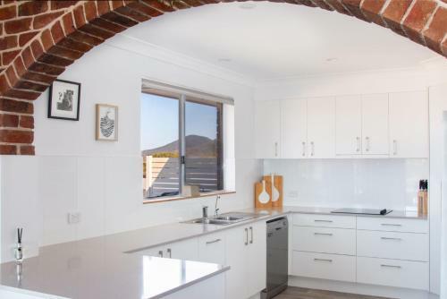 4 Seaview St