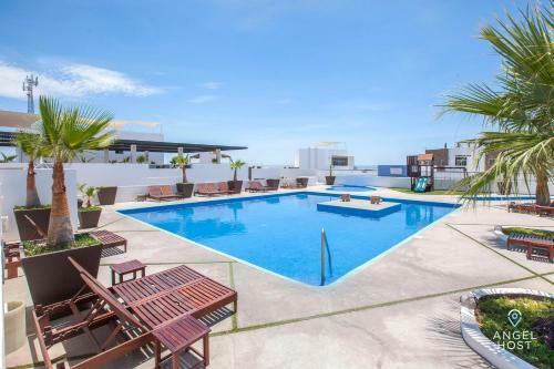 Oceanview Roofdeck And 2 Pools Gym Theater Onsite