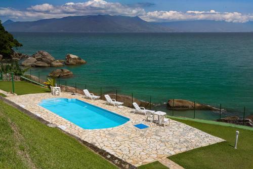 Apartamento Lindo Flat Sobre O Mar de Martin de S�...