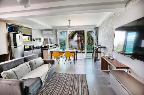 Apartamento Lindo Flat Sobre O Mar de Martin de S�...