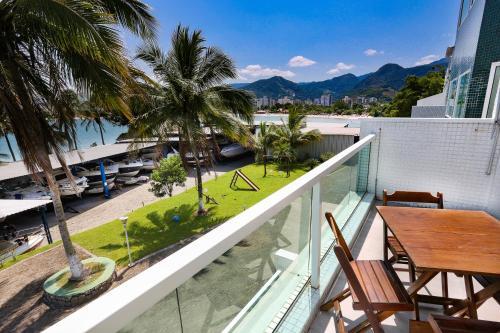 Apartamento Lindo Flat Sobre O Mar de Martin de S�...