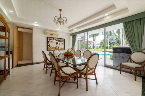 Preciosa Casa Con Piscina Y Un Clima Privilegiado