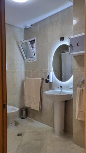 Charming New Large Luxurious Apartment.