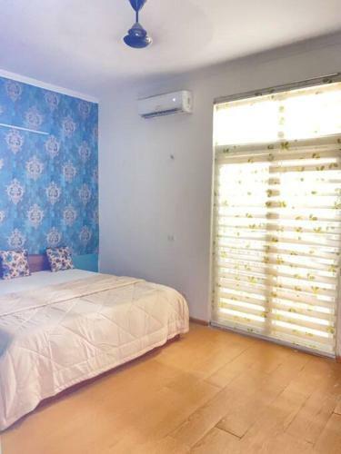 Entire Villa With Private Parking & Private Garden