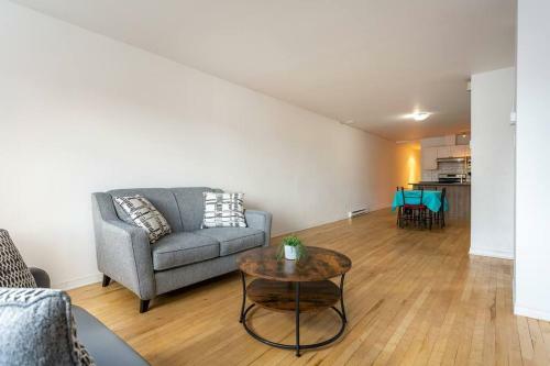 Apartamento Lovely Rental Unit With Balcony~ Autoroute 40