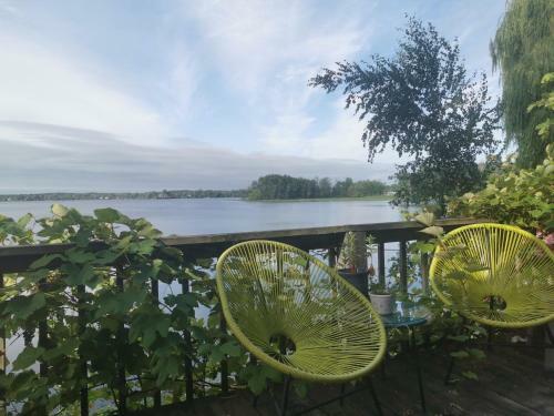 Chalet Chaleureux Sur Le Bord de Leau Naviguable