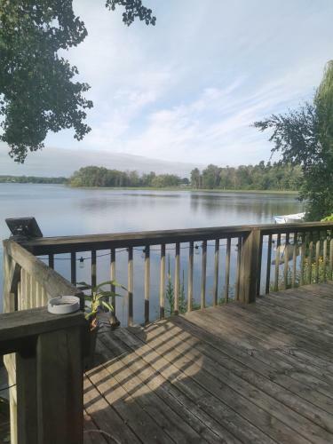 Chalet Chaleureux Sur Le Bord de Leau Naviguable