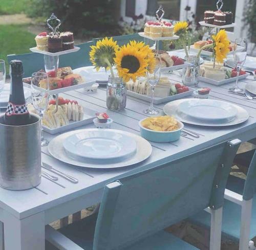 Hostal York Cottage House & Spa