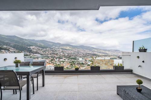 Moradia T3 Geminada Em Santo Ant�nio, Funchal