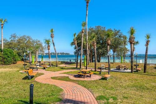Destin West Bayside Sandpiper #305- Licensed To Chill