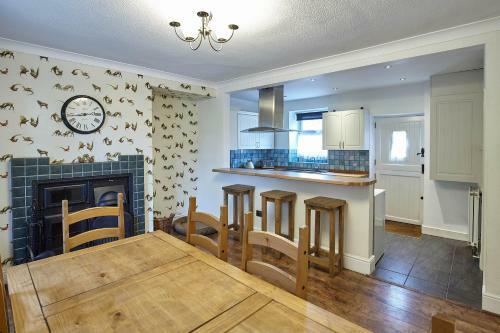 Host & Stay - Church View Cottage