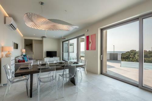 Luxury Villa Oxygen In Sfinari With Sunset Views