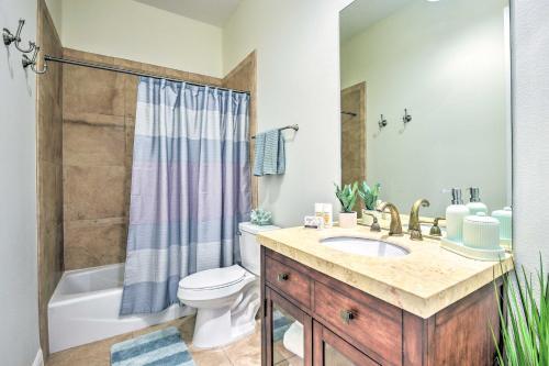 Sunny Sarasota Abode With Yard About 1 Mi To Dtwn!